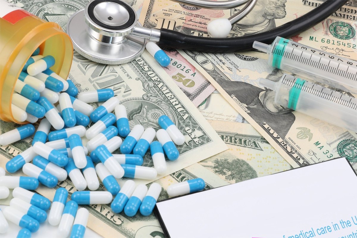 Capsules, syringes and dollar bills - blank template